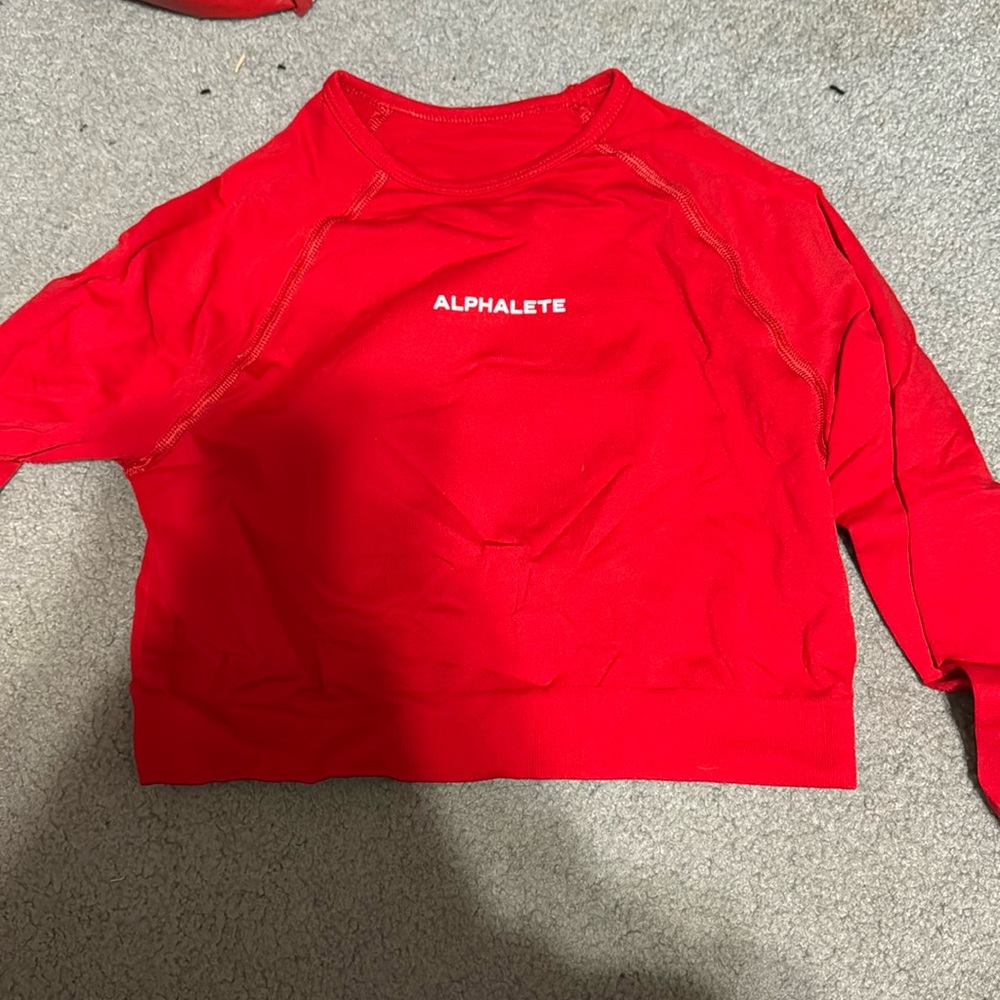 Alphalete cropped workout top size xs- formula red